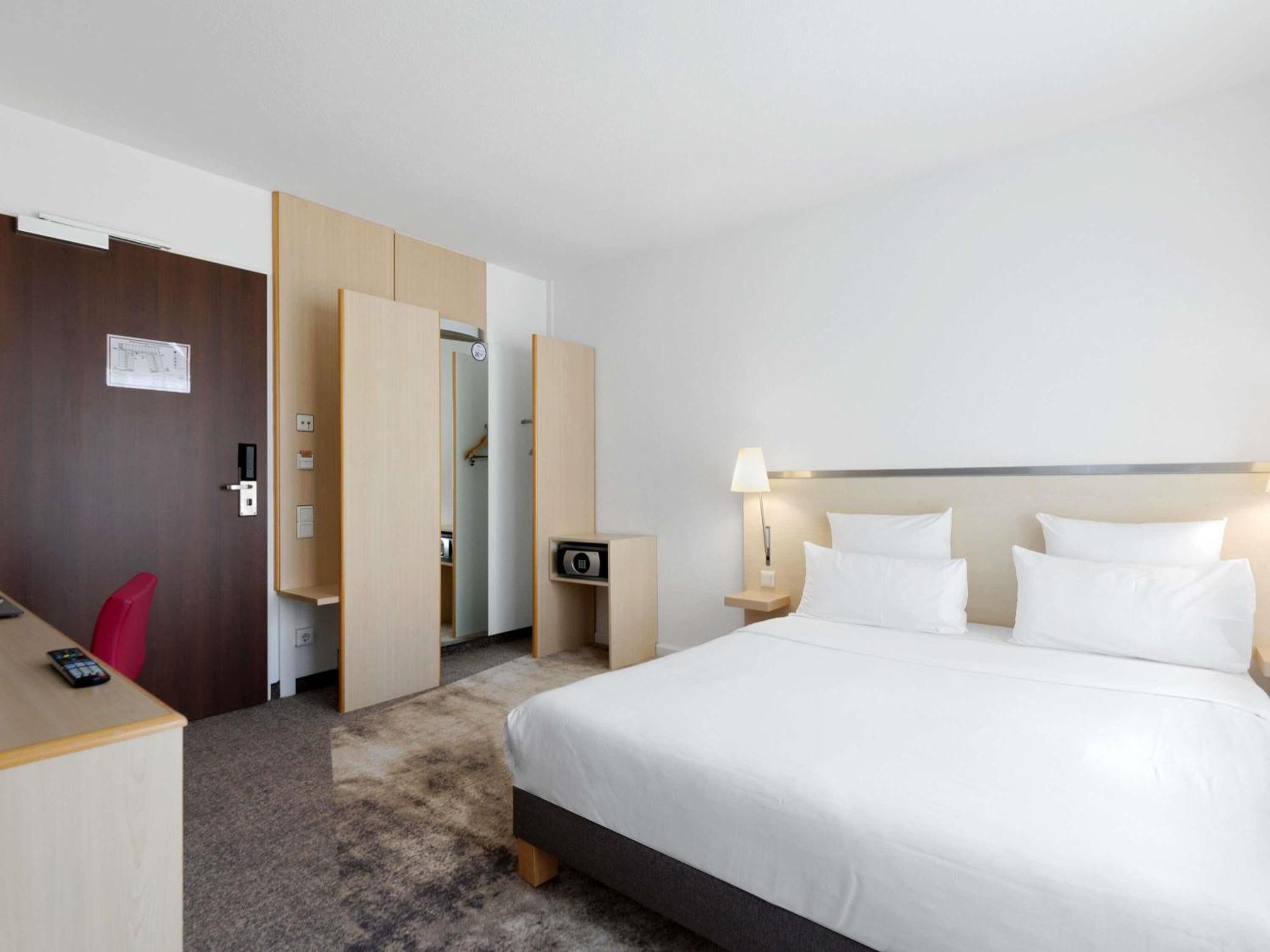 Отель Novotel Mitte 4*